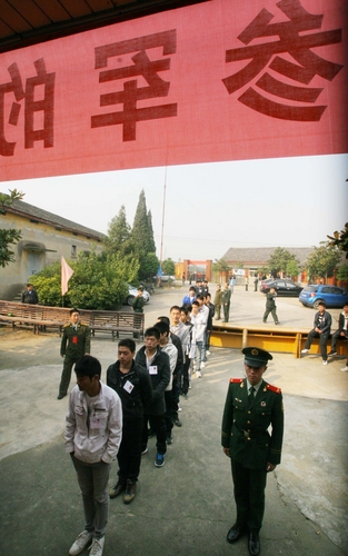 Military hopefuls go through physicals