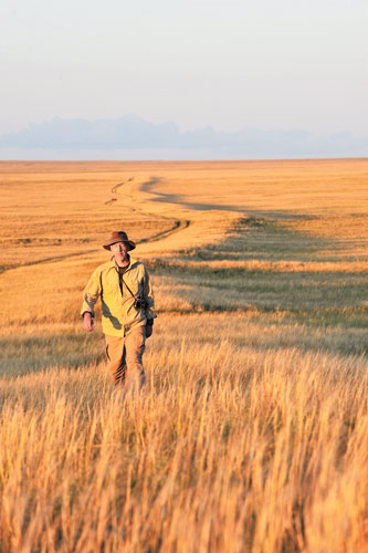 William Lindesay walks on the grassland of Mongolia in search of a previously unknown section of the Great Wall. James Lindesay / for China Daily A life by the wall