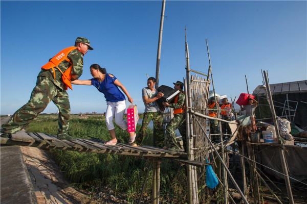 Typhoon Soulik kills 1, injures 21 in Taiwan