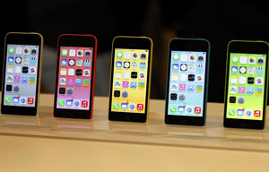 Apple's low-end phone price disappointing