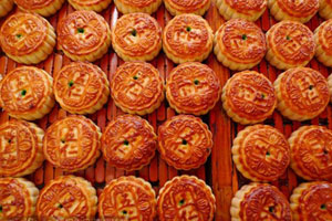 Celebrating holidays with robots, boats and knives