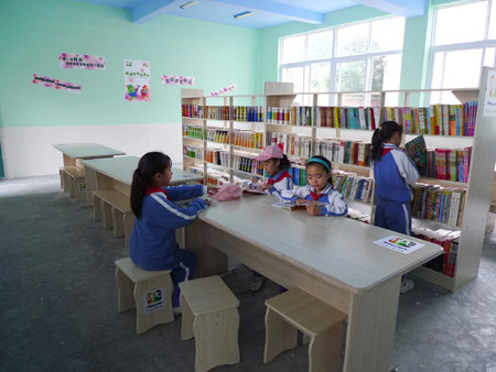 多彩圖書室點亮地震災(zāi)區(qū)孩童人生(組圖)