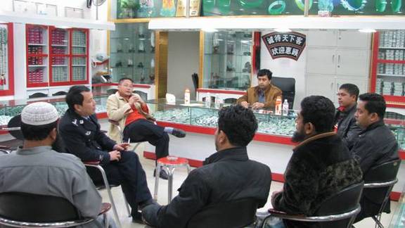 云南景洪市：外國人參與“捐資助學(xué)”義演活動(dòng)