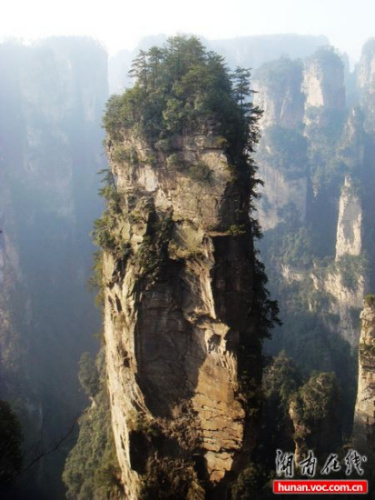 張家界乾坤柱更名哈里路亞山引爭(zhēng)議(組圖)