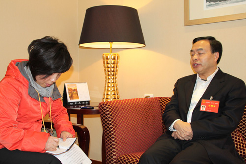 湖北襄樊市委書(shū)記唐良智接受中國(guó)日?qǐng)?bào)記者專(zhuān)訪