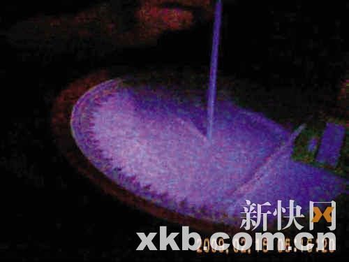 廣東韶關(guān)夜總會(huì)專(zhuān)派小姐陪客吸毒(組圖)