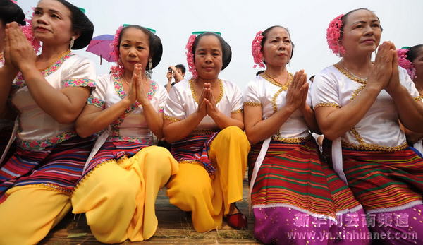 西雙版納歡樂潑水節(jié)