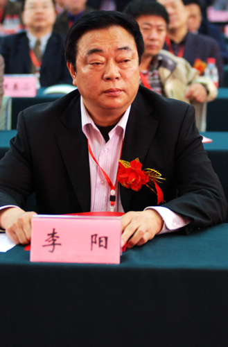 連續(xù)劇《鄉(xiāng)里彩虹城里雨》在河南方城開拍