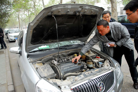 車輛故障疑因中石化汽油引起 新鄉(xiāng)百余車主集體討說法