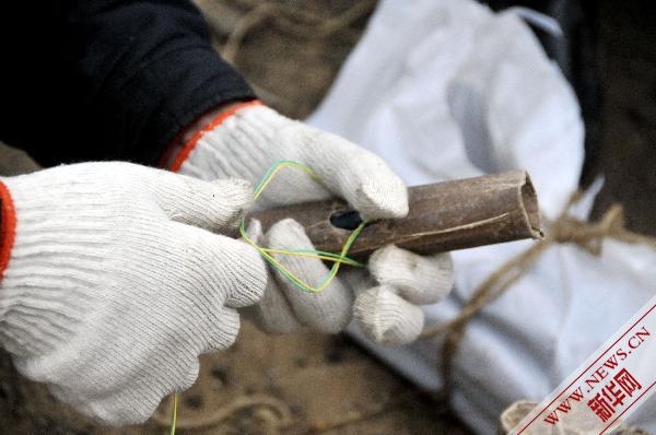 松花江哈爾濱段爆破冰面防凌汛
