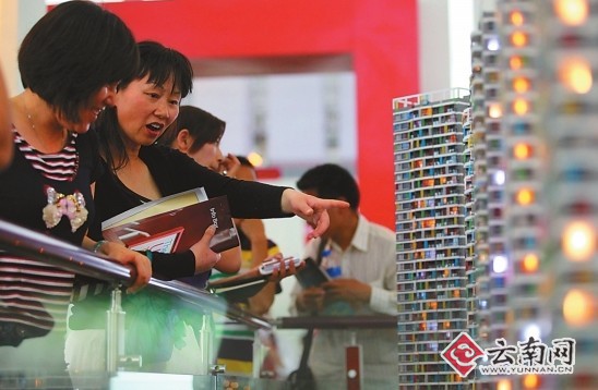 地方樓市政策調(diào)控處真空期 開發(fā)商觀望 市民等時機