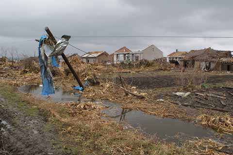 綏化龍卷風(fēng)過后(圖)
