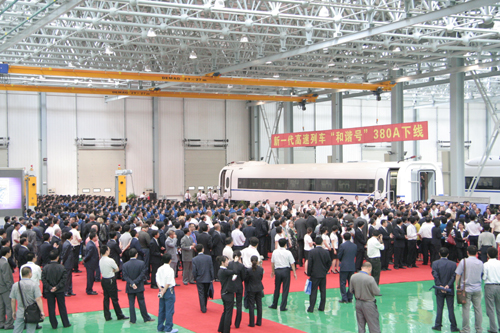 新一代時速380公里高速列車首輛長春下線