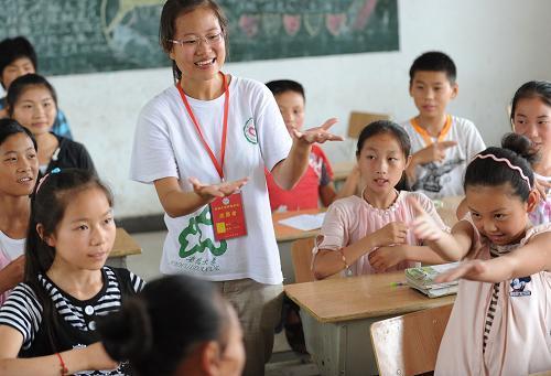 愛心為留守孩子撐起多彩假期