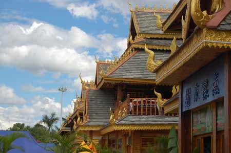 云南景洪:坐在瀾滄江邊品位“傣江南”