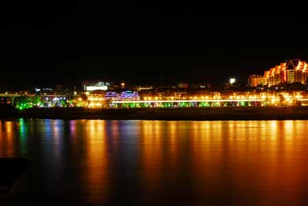 云南景洪:坐在瀾滄江邊品位“傣江南”