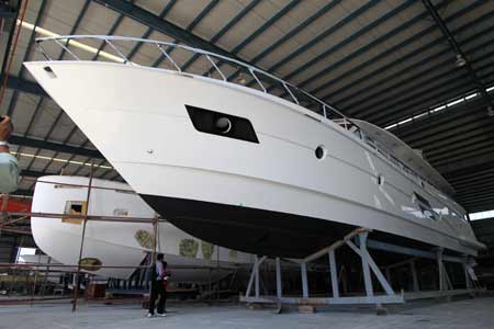 亞洲主流媒體代表團參觀珠海太陽鳥游艇制造廠