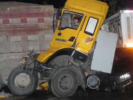 焦作兩車(chē)相撞天然氣泄漏 消防奮戰(zhàn)4小時(shí)化險(xiǎn)