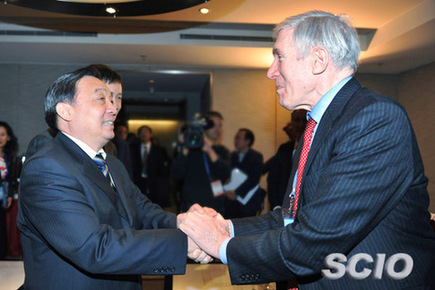 王晨會見美國副國務卿羅伯特·霍馬茨一行