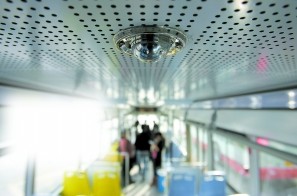 成都防火公交上路 10個(gè)噴淋頭遍布車頂60秒滅火