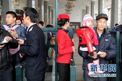 鐵道部就退票改簽等有關(guān)鐵路客規(guī)修訂問題作出解答