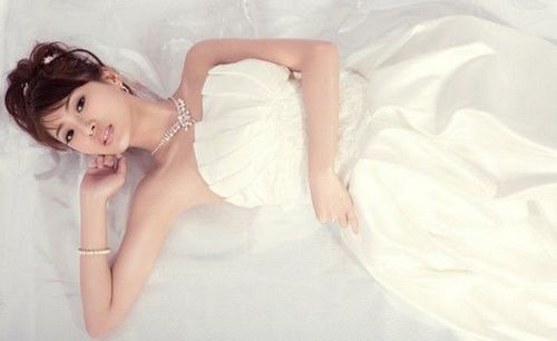 “中國(guó)第一美女空姐”張瀚寫真