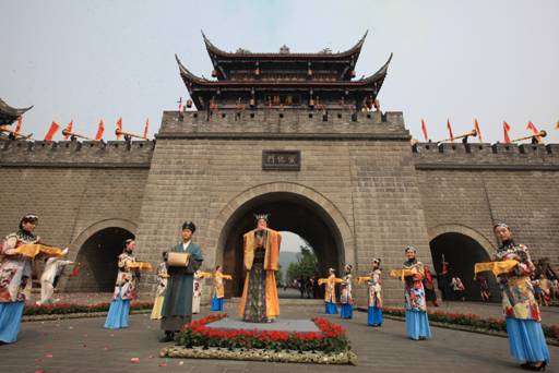 都江堰第三張城市名片——灌縣古城開門迎賓