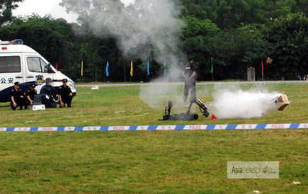 廣東省舉行公安特警應(yīng)急處突演練