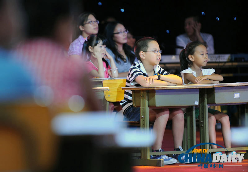 女航天員劉洋變身“英雄老師” 講開學(xué)第一課