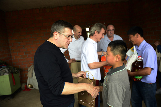 泉眼鎮(zhèn)舉辦第一屆中秋打月餅比賽