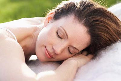 這22種睡眠方式會(huì)加速女人衰老