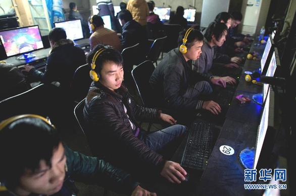 成都現(xiàn)“農民工網吧” 每小時收費1元