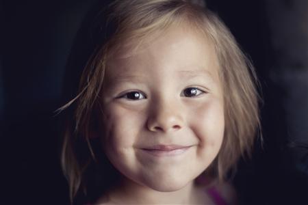 美國(guó)6歲女孩實(shí)為男兒身 被禁用女廁遭議論(圖)