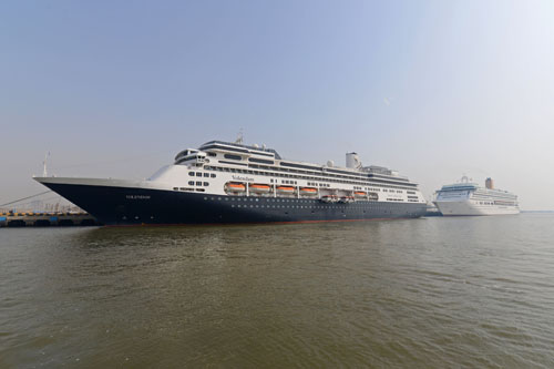 天津港郵輪到港掀高潮 三條郵輪首度同日聚首