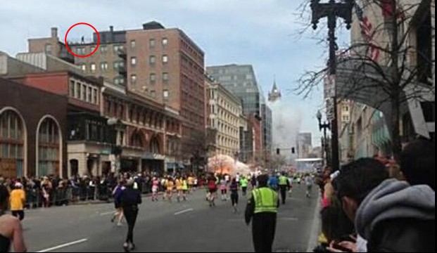 裝滿炸藥壓力鍋是“元兇” 現(xiàn)場(chǎng)可疑者照片引熱議