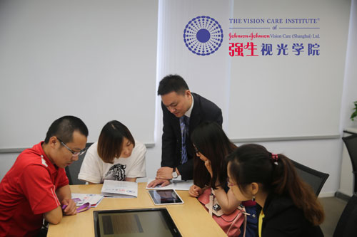 全新強生視光學院開幕 持續(xù)引領隱形眼鏡健康理念