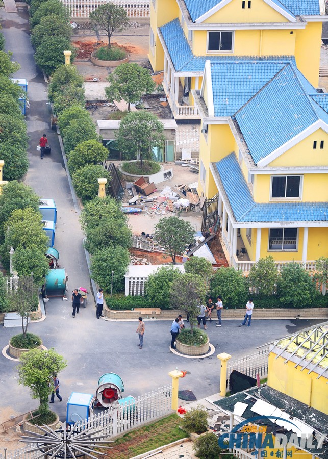 湖南衡陽樓頂25棟違建別墅開拆