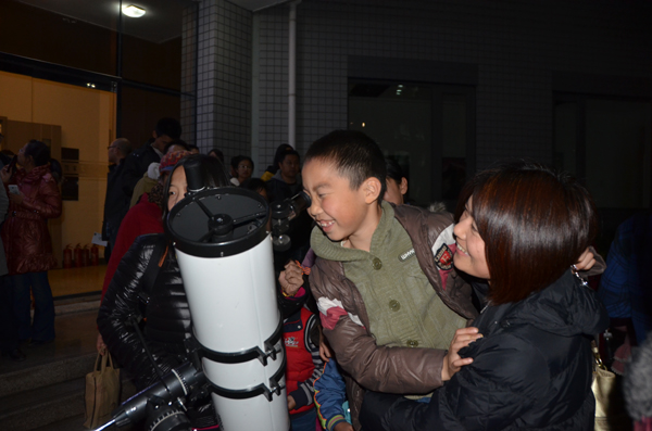 國(guó)家天文臺(tái)“路邊天文” 近距離接觸科普天文知識(shí)