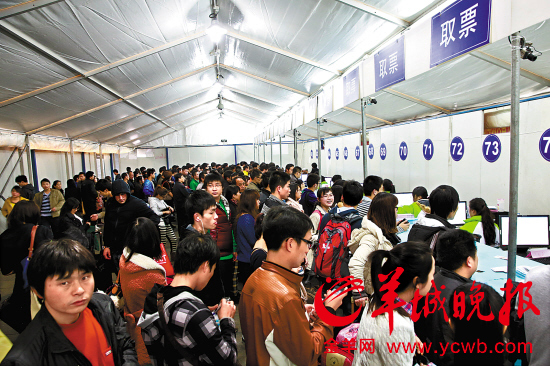 2014年春運(yùn)外來(lái)工團(tuán)體訂票今天啟動(dòng) 5人便可起訂