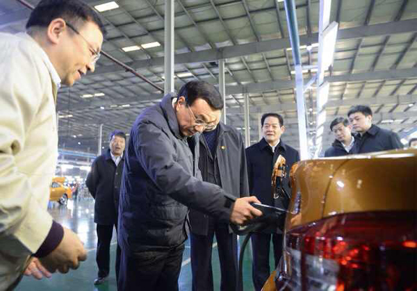 李克強(qiáng)：直面問題，向污染宣戰(zhàn)！