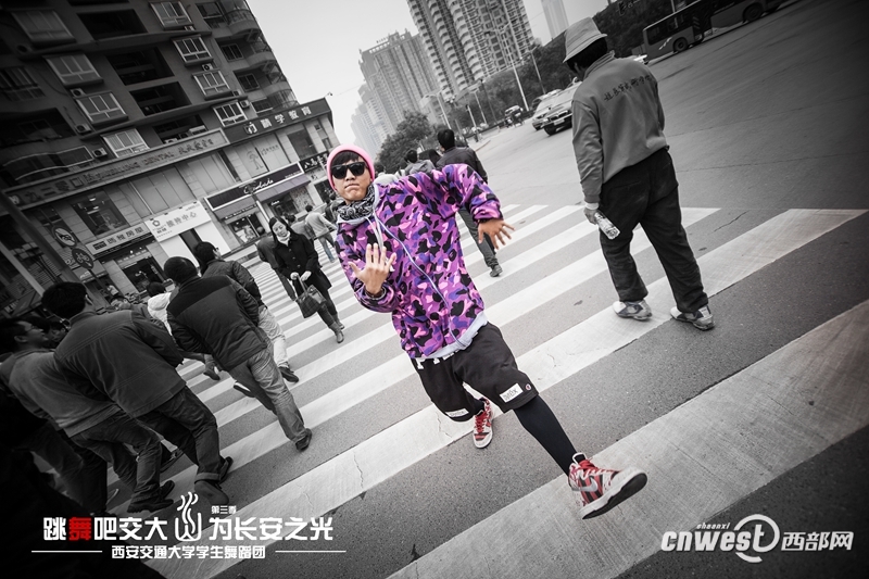 “跳舞吧，交大！”走紅網(wǎng)絡 高難度動作獲網(wǎng)友點贊