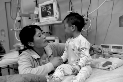 女子攜帶農(nóng)藥討貨款 意外灑出被兒子誤食