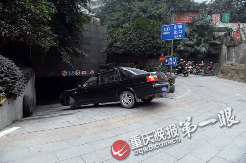 紅綠燈、地窖、迷宮 主城奇葩車庫折磨你的有幾個