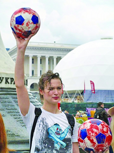 抗議反對(duì)政府為歐洲杯虐殺數(shù)萬流浪狗：“慘叫”的歐洲杯