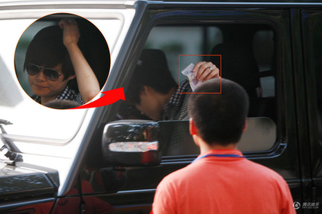 超MAN越野車！李宇春豪華座駕首曝光