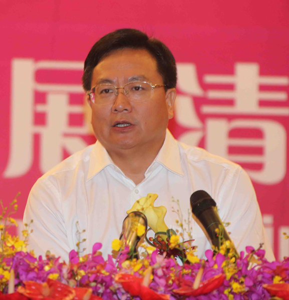 梁奕章:清流將打造花卉業(yè)的龍頭企業(yè)