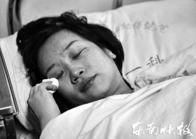 閩侯一32歲產(chǎn)婦懷孕26周 生下巴掌大試管雙胞胎