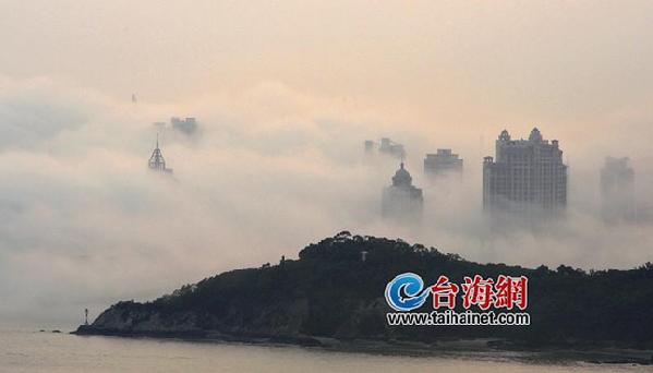 濃霧“吞沒”鷺島 廈門昨日兩次發(fā)布黃色大霧預(yù)警