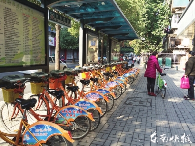 五四路便民自行車站點(diǎn)常借不到車 公司:人手緊缺