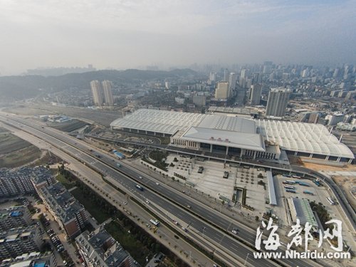 指示牌不完善 驅(qū)車往福州火車站北廣場仍有不便